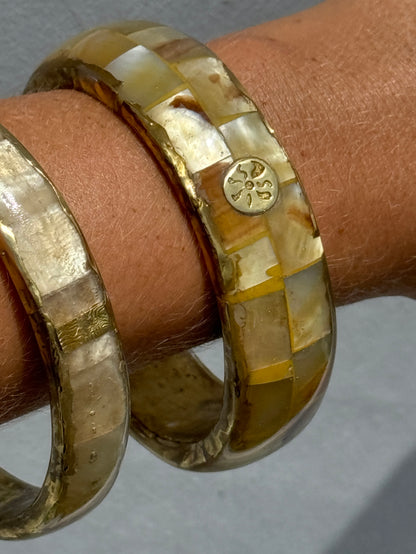 AVAIA BANGLE